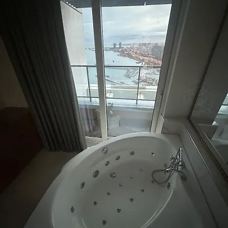 Magnificent High Floor With Private Jacuzzi דירה *