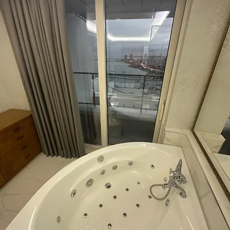 Magnificent High Floor With Private Jacuzzi איסטמבול