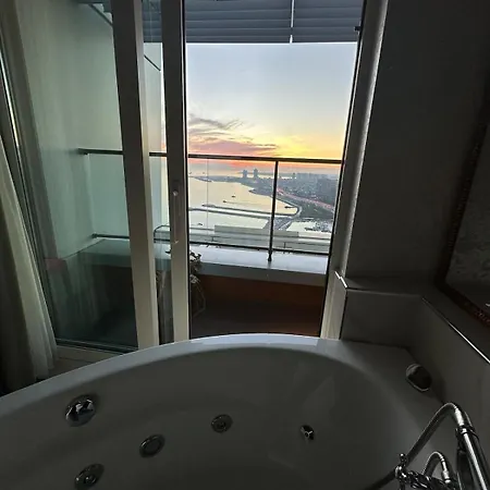 Magnificent High Floor With Private Jacuzzi איסטמבול