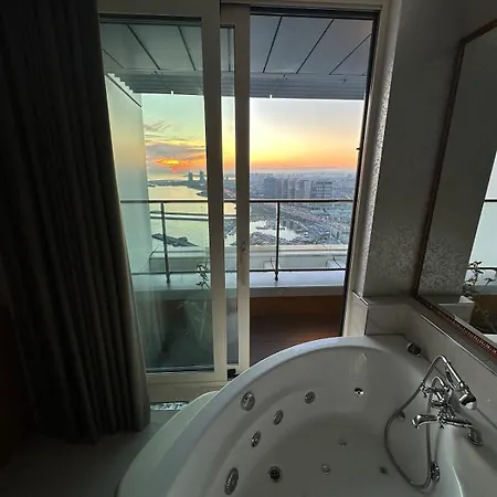 Magnificent High Floor With Private Jacuzzi *