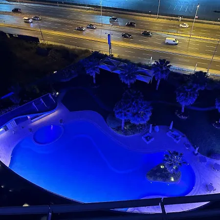 Magnificent High Floor With Private Jacuzzi *